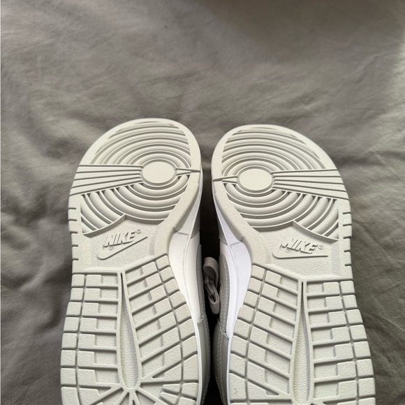 NIKE DUNKS BRAND NEW - Picture 4 of 4